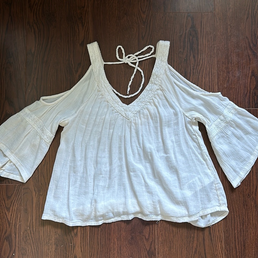 Hollister Boho style cold shoulder top , Small